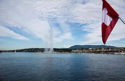 「旅游」12月21日确认发！意瑞摩法4国8日，深度游意大利含五渔村，遇见不同的圣诞风情