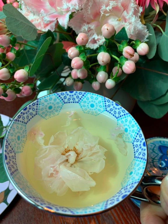 咖啡酱油都不碰，43岁“作”出钻石人生路