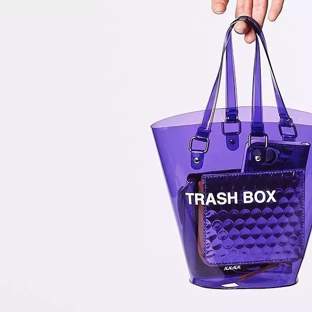 prada包包日常护理 (包包的护理方法和关注事项)