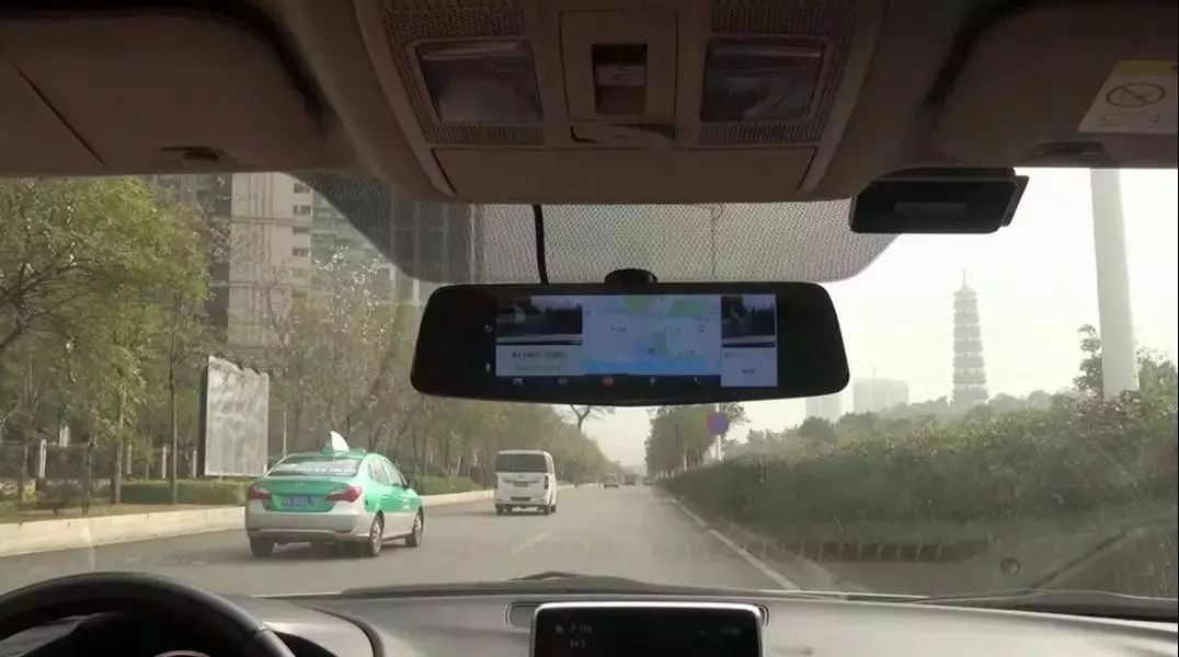 车停在格子里也抄牌罚款？中山交警：没毛病！