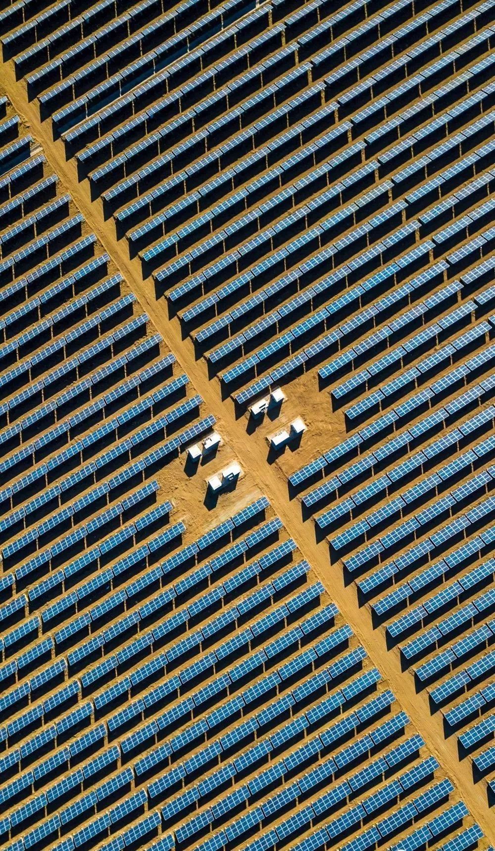 「荐读」朋友圈消失两年，他独自航拍中国，照片惊艳世界