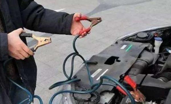 汽车电瓶突然打不着火了,汽车突然失去动力打不着火