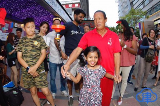 天津奥城夜市开街纳客终于找到夏夜的正确打开方式