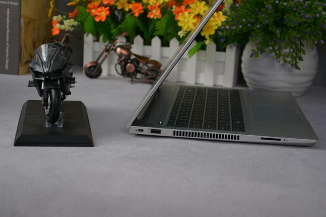 丑到极致的惠普战66二代,惠普战66和戴尔成就3400哪个好