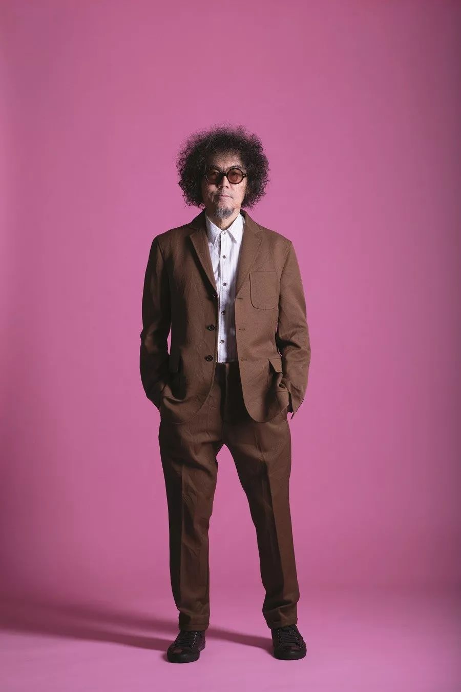 摇滚歌手、大学教授、收藏家，泰国华裔“斜杠”亿万富豪的酷玩人生