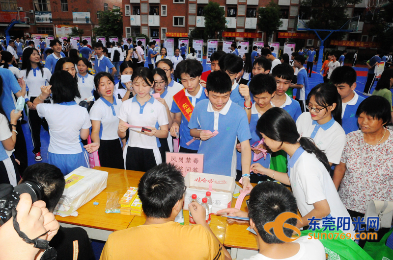 这东西比毒蛇更可怕！今天东莞各地花样“怼”它还专门建了个基地