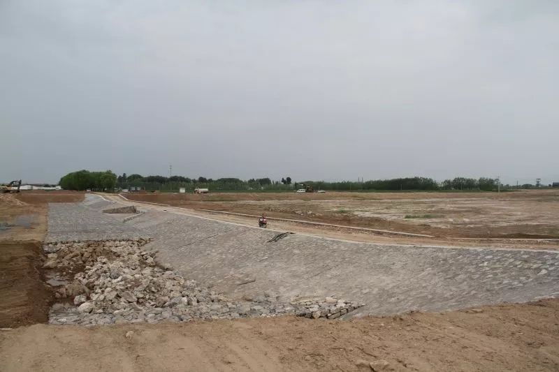 太阳升起在桑干河上,太阳照在了桑干河上朗读