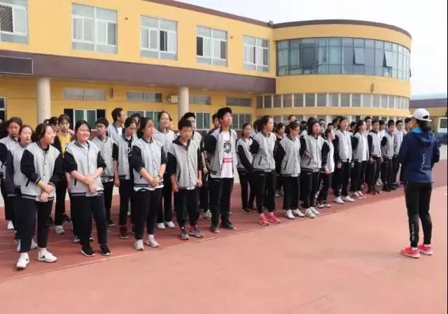 一匹黑马冲出重围,一匹黑马完整版后续