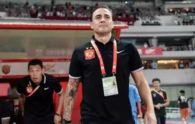 连战连捷恒大半程表现卡帅满意年轻球员爆发归化球员加盟广州恒大面临幸福的烦恼一切围绕2022年世界杯