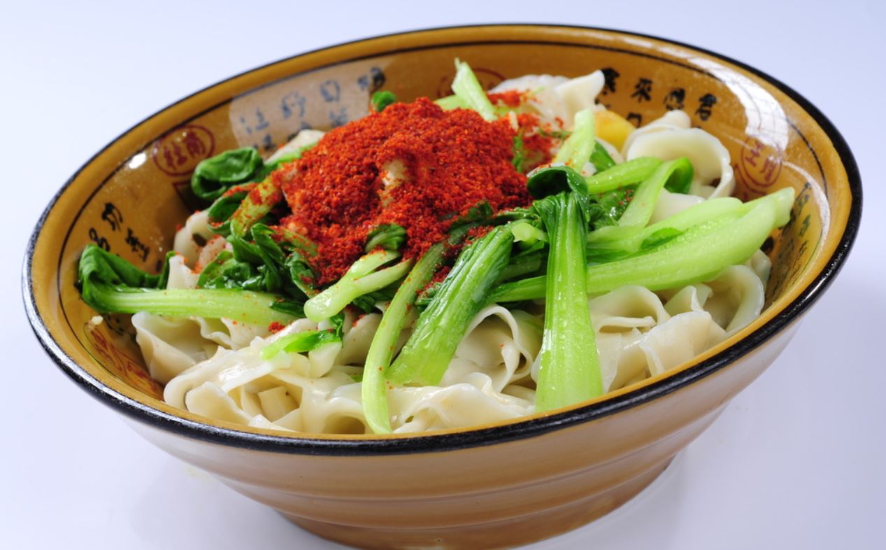 正宗油泼面做法要掌握这些技巧,正宗的油泼面怎样做