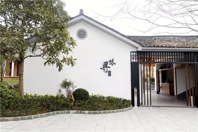 又挖到个21℃的清凉山城，还藏着人均¥300+就能入住的浙南“小星野”，仅限200套