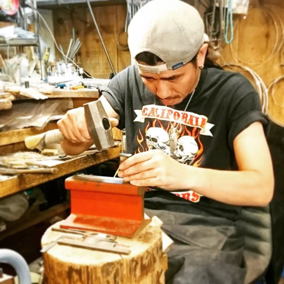 六叔的银饰没我的帅，还没我的便宜