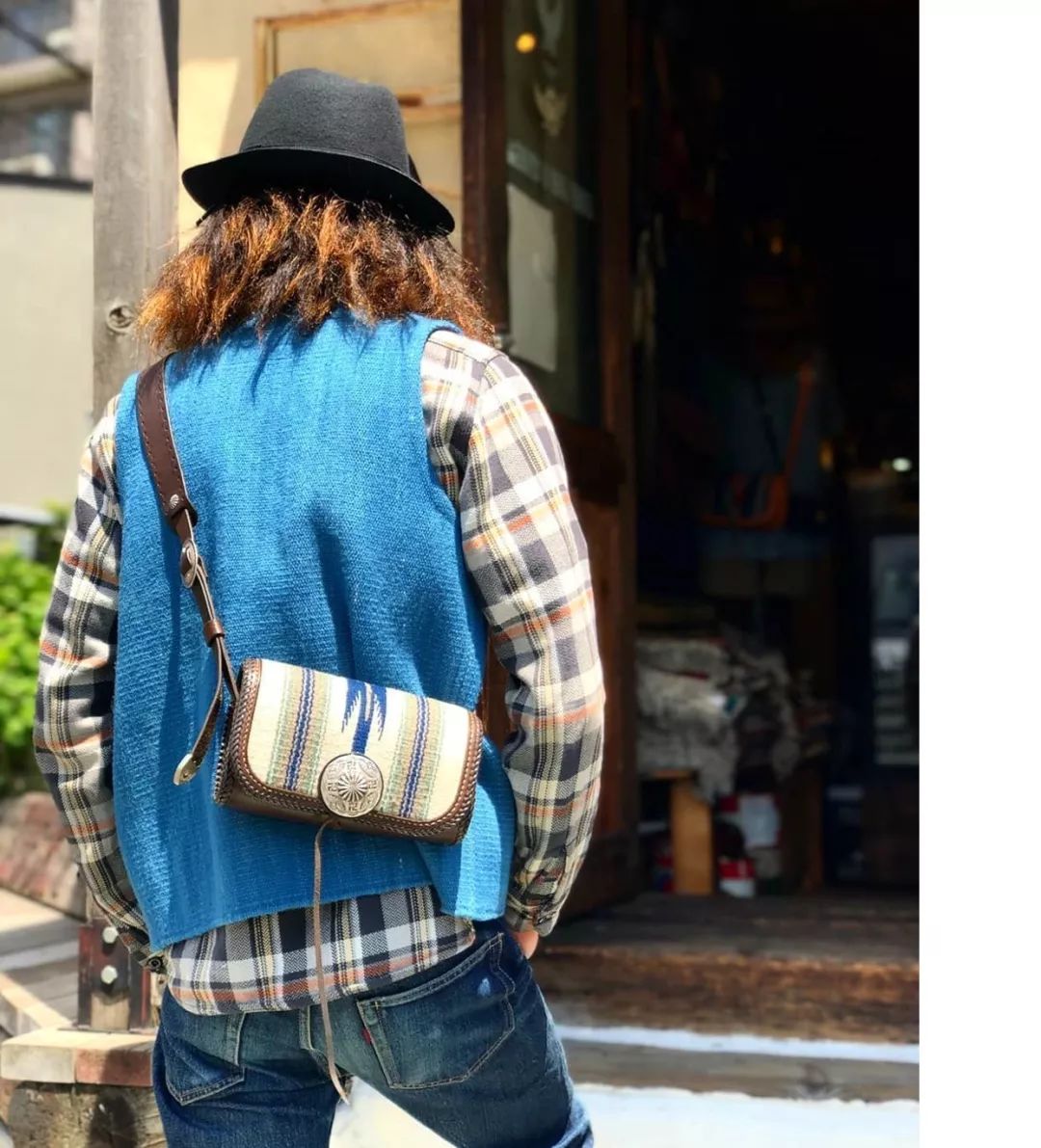 六叔的银饰没我的帅，还没我的便宜