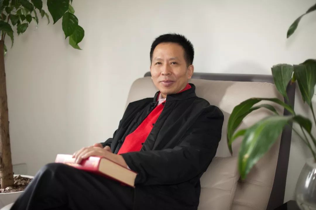 在美国的不幸遭遇，改变了他一生