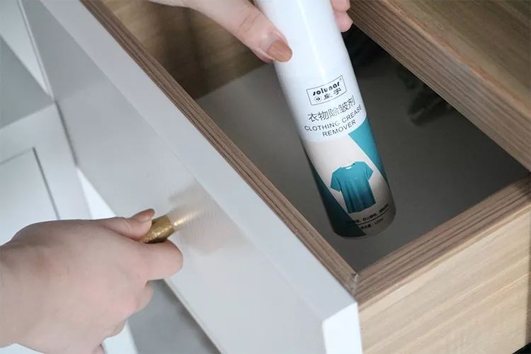 怎样使衣物的褶皱最快消失,衣物防皱妙招