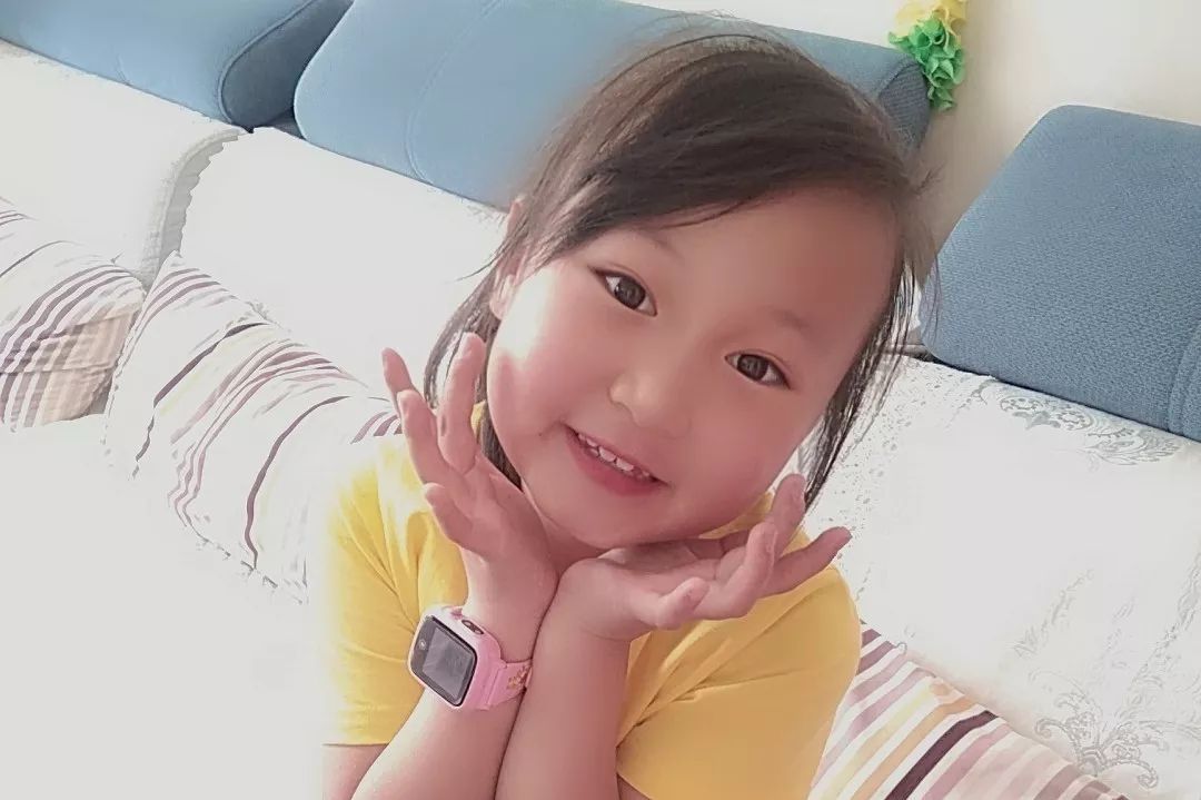 李欣怡朗读者,我是李欣怡英文