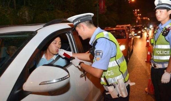 2022年c1增驾b2还考科一科四吗,c1驾照增驾b2需要考试哪些项目