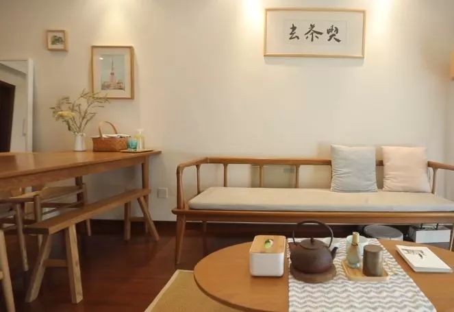 断舍离女人插画,断舍离收纳达人整理房间视频日本