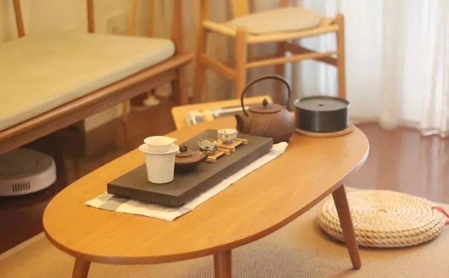 断舍离女人插画,断舍离收纳达人整理房间视频日本