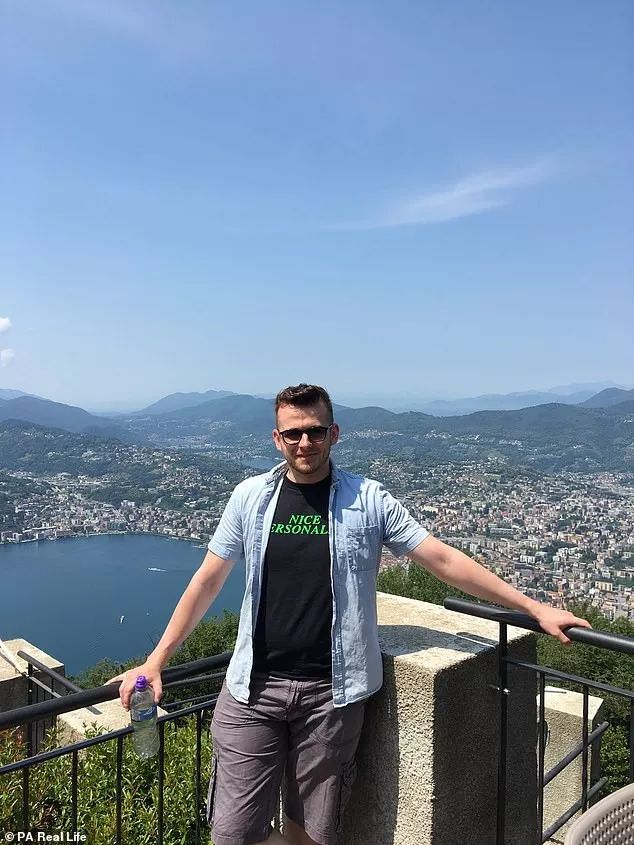 戴隐形眼镜感染的寄生虫,戴隐形眼镜眼睛里长虫子