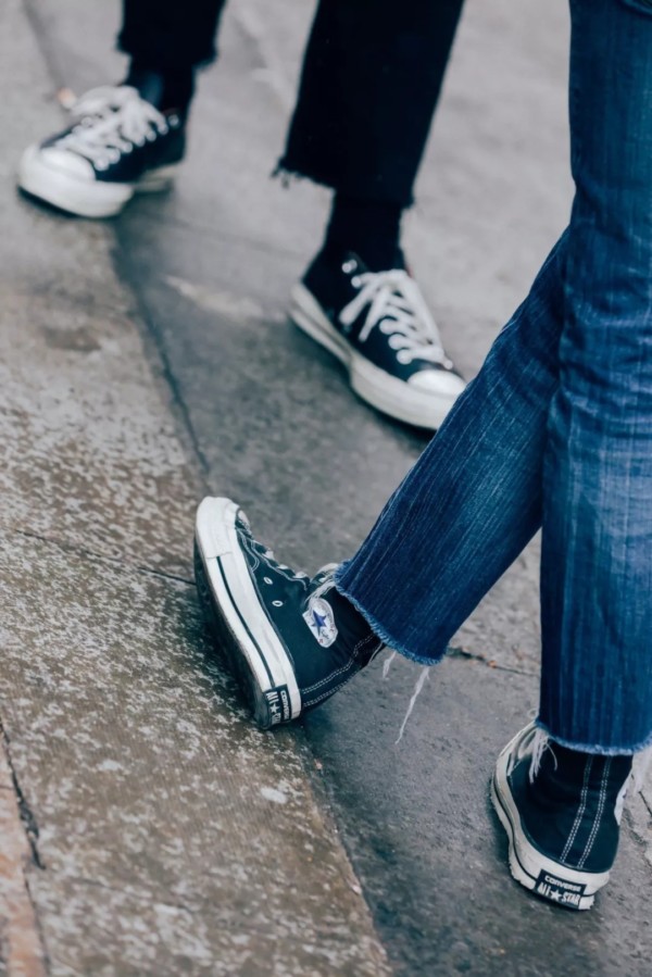 有颜值百搭又可以实战的球鞋,比较百搭舒适耐穿的几款球鞋