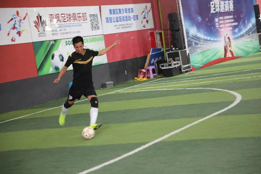 足球比赛捷报,足球喜报