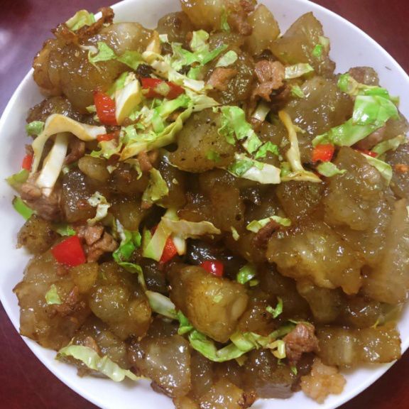 可以大快朵颐的野生溪鱼，矿物质养生的古温泉！杭州这个村还美成一幅画…