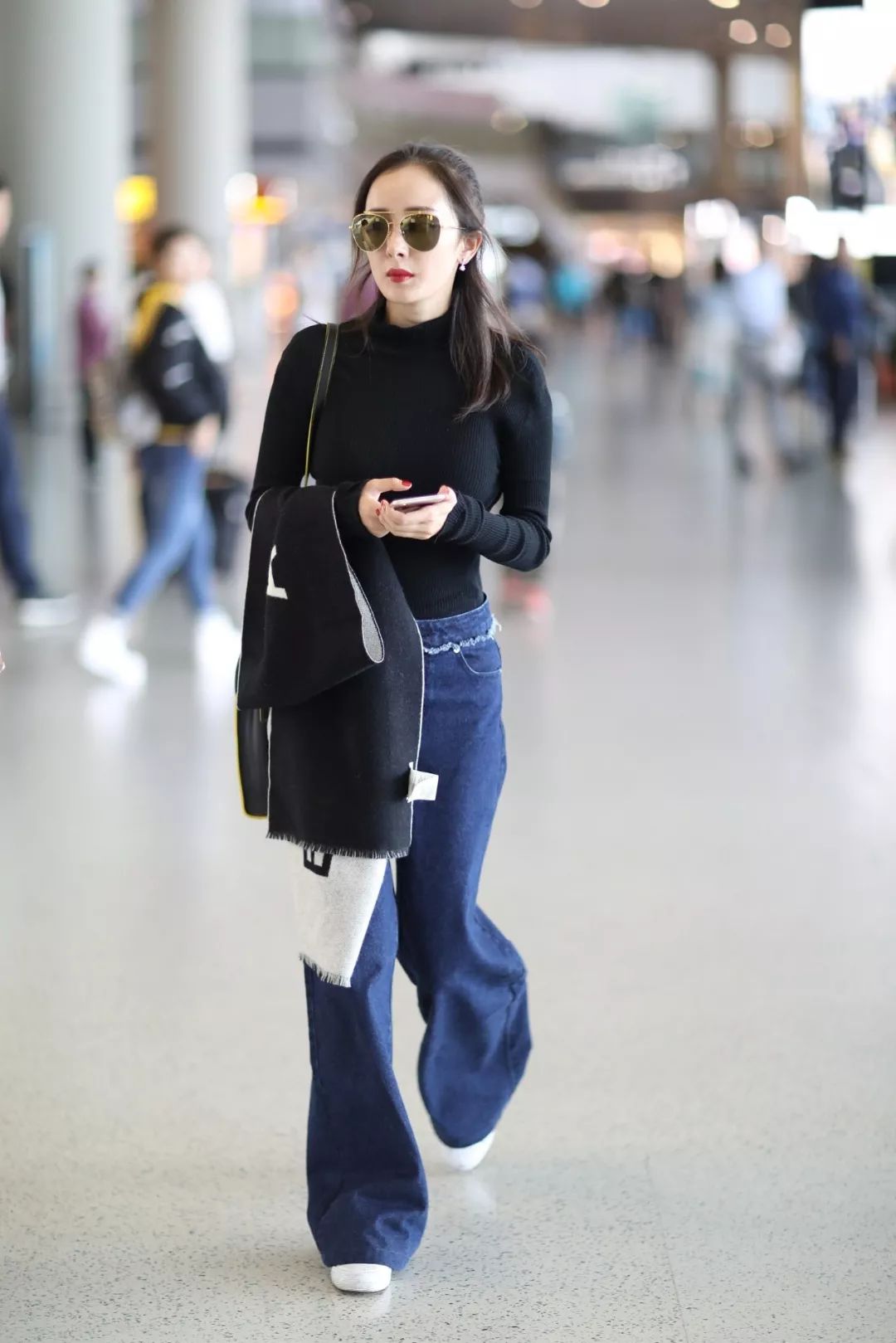 空调房里太冷怎么办,空调房太冷怎么办穿什么外套