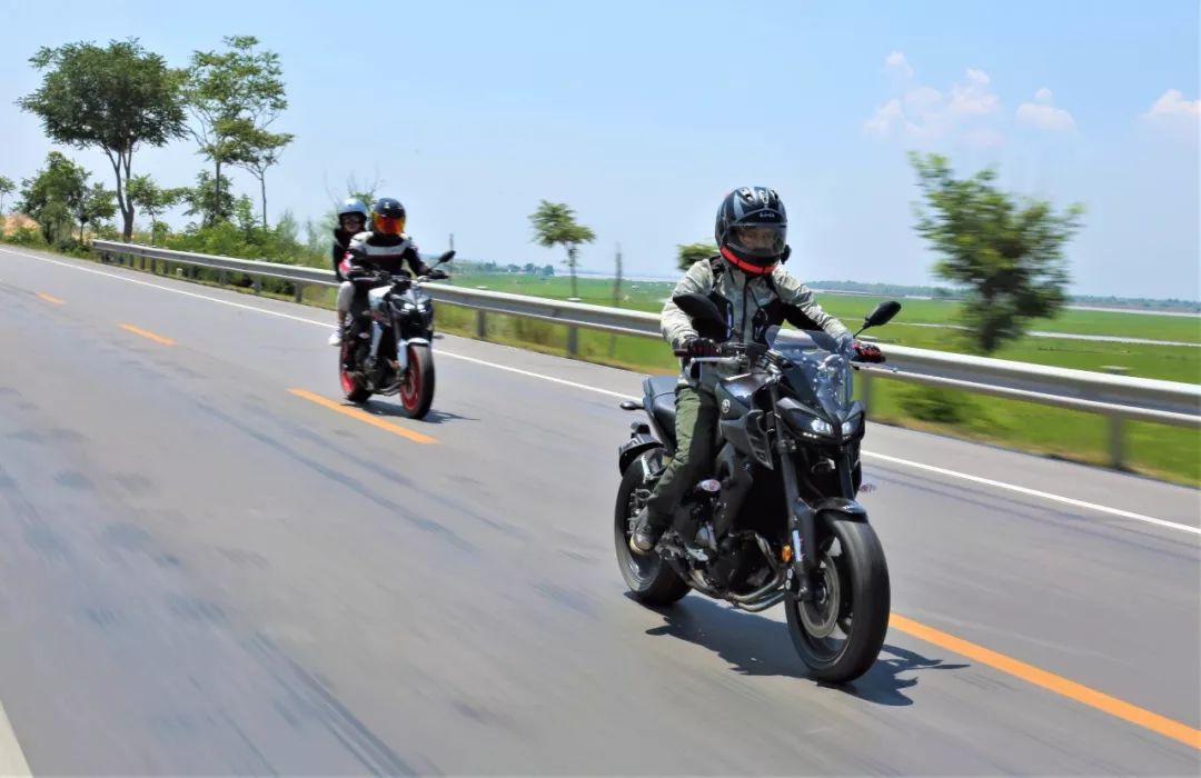 雅马哈mt-09试驾视频,试驾雅马哈MT-01