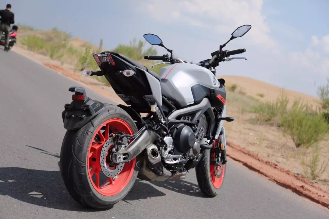 雅马哈mt-09试驾视频,试驾雅马哈MT-01