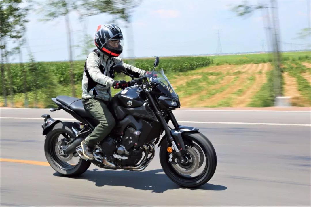 雅马哈mt-09试驾视频,试驾雅马哈MT-01