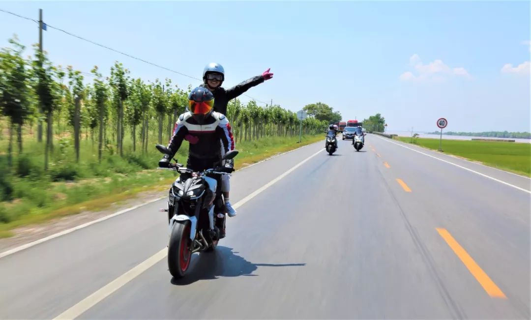 雅马哈mt-09试驾视频,试驾雅马哈MT-01