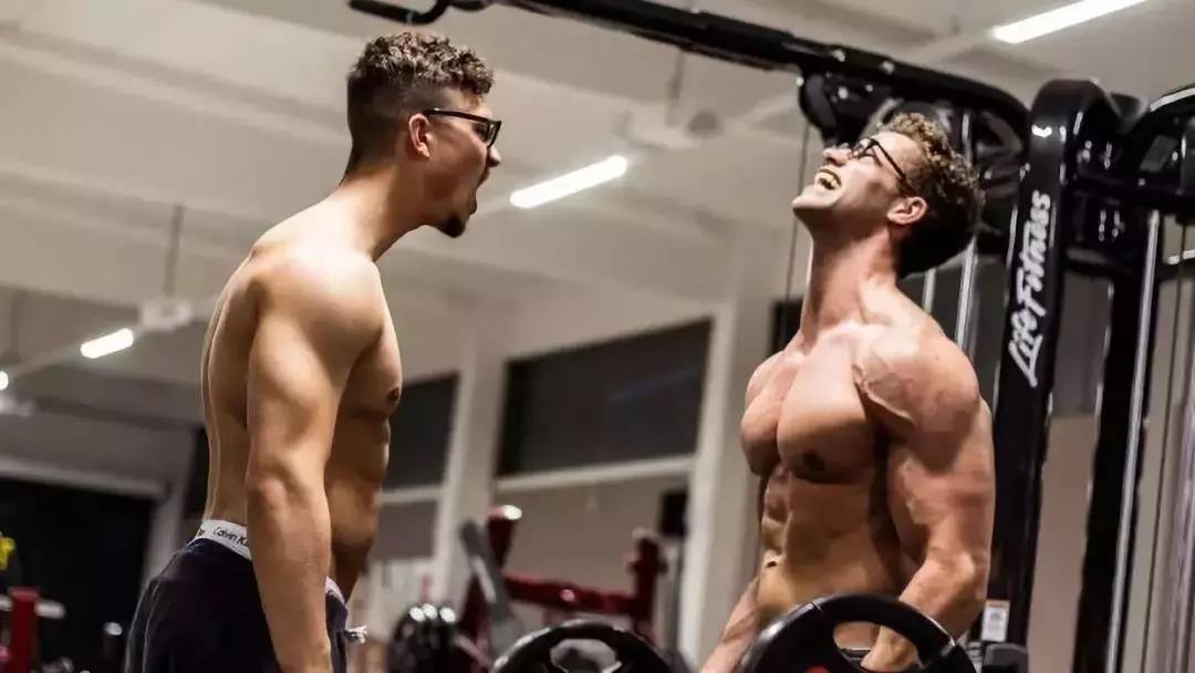 4岁孩子长小胡须,4岁小男孩长小胡须