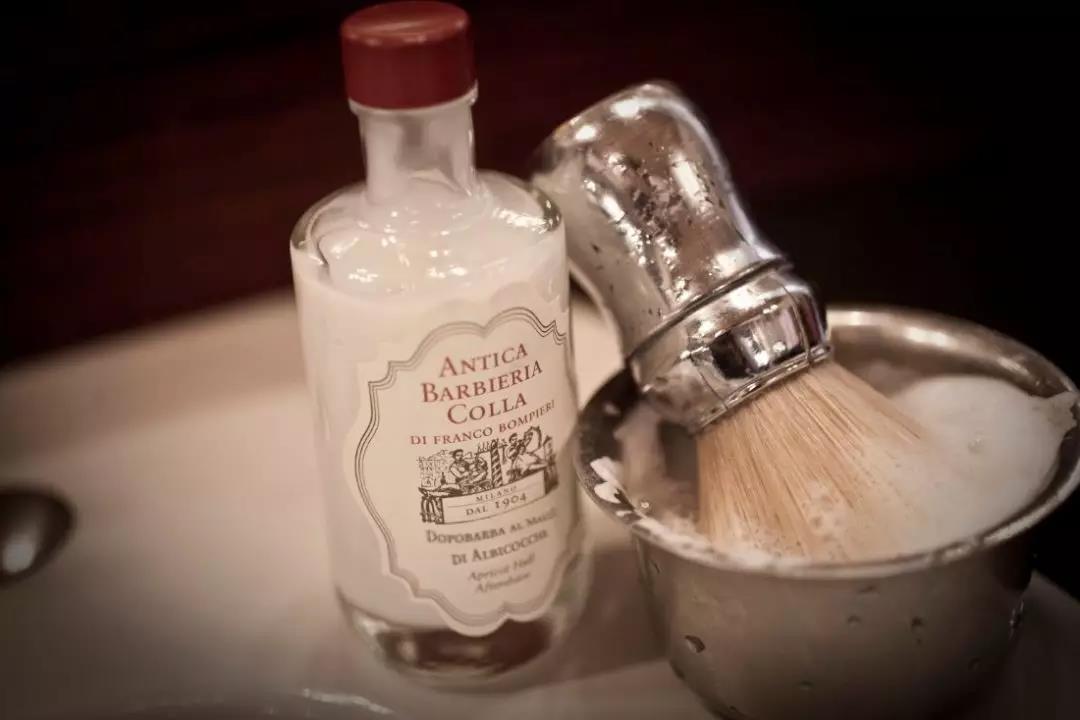 4岁孩子长小胡须,4岁小男孩长小胡须