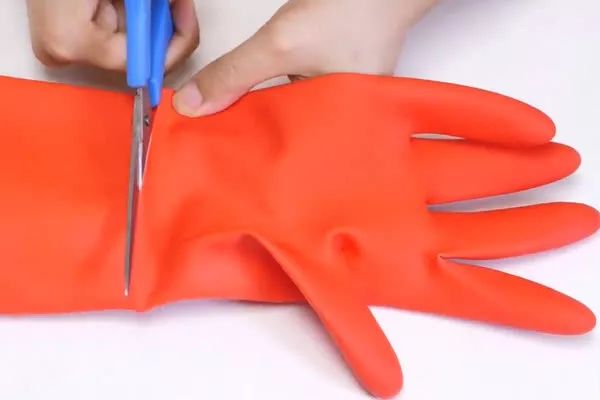 橡皮手套破了可以干嘛用,橡胶手套破了图片