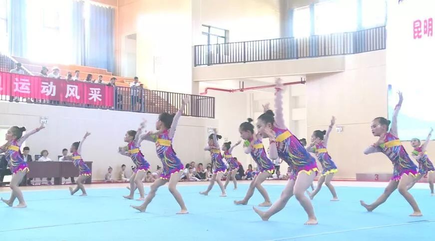 幼儿体操6岁,幼儿体操6人操