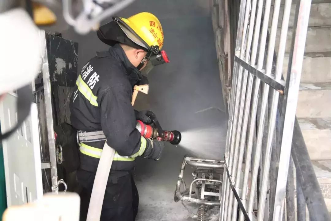 私拉乱接电线造成火灾判几年,私拉乱接电线警示教育片