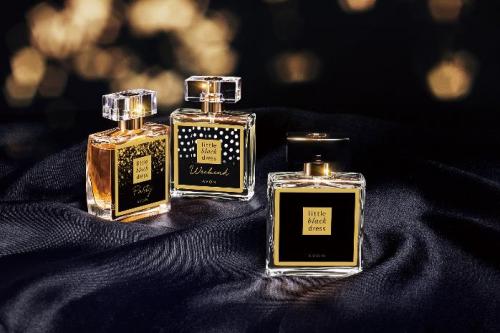 雅芳小黑裙品牌代言人朱正廷邀你成为“香氛秘探”