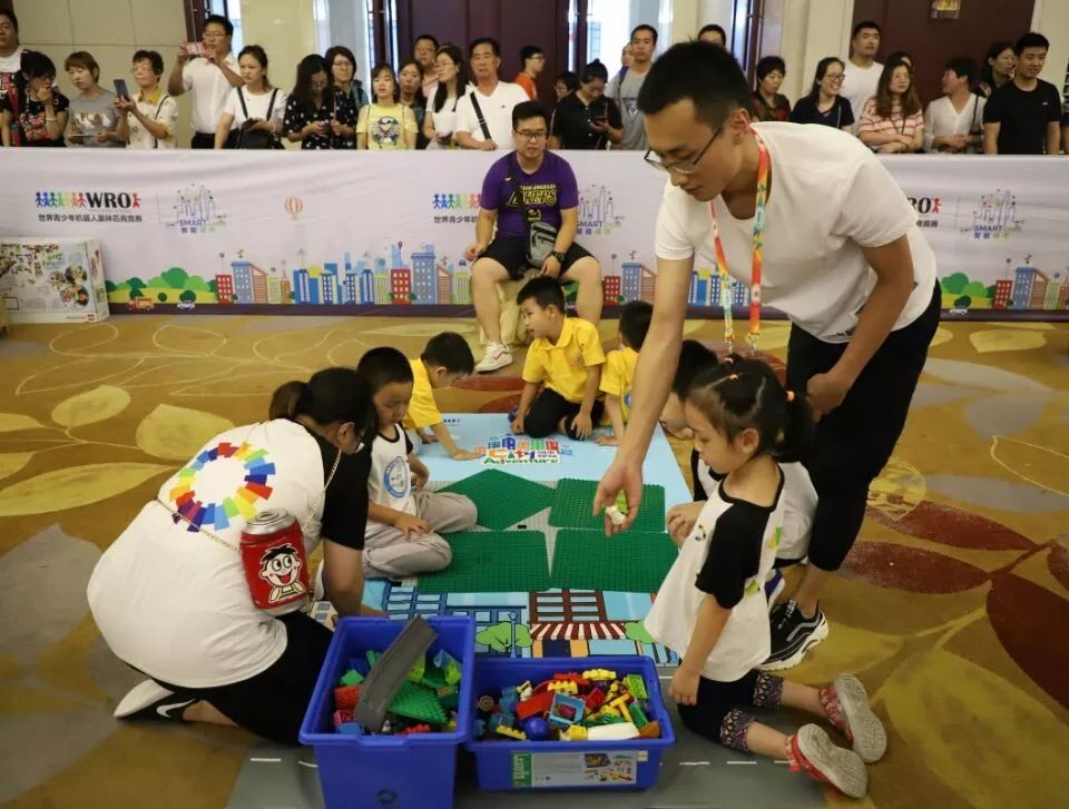 世界青少年机器人奥林匹克夏令营活动河北站在我市举办