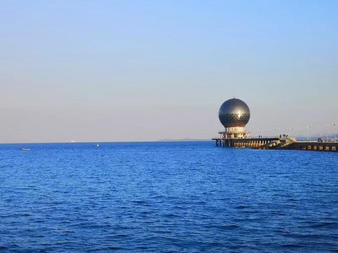 对烟台人来说，不洗海澡（xiajiaozi）就不算过夏天