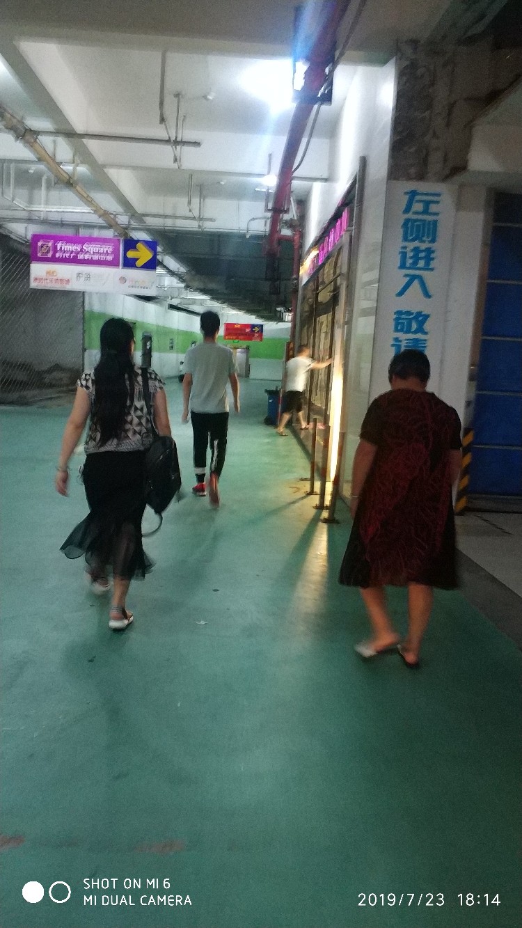 钓鱼享百味人生,钓鱼享乐趣