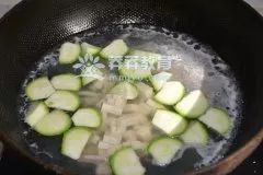 丝瓜豆腐汤的做法哺乳期,海带丝瓜豆腐汤家常做法