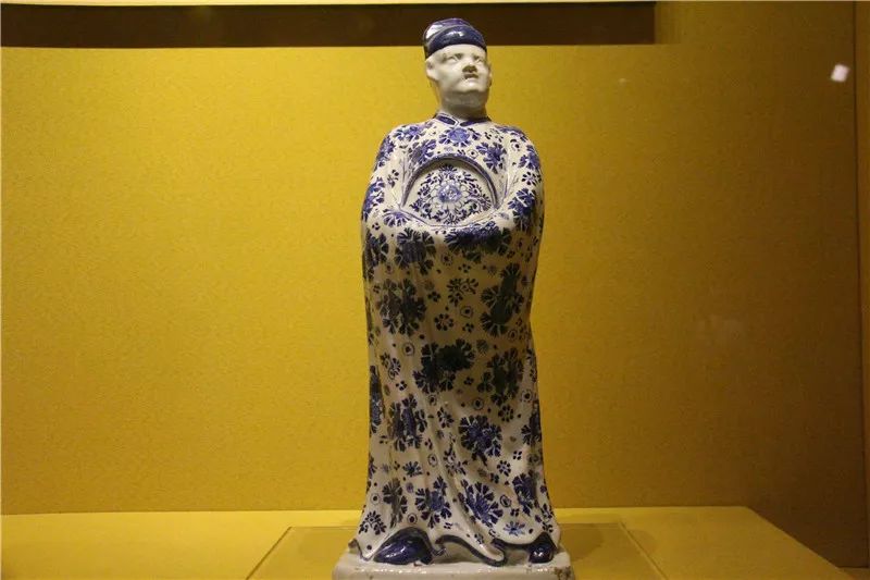 展览|励志史：“模仿”景德镇逆袭成“欧洲第一名瓷”