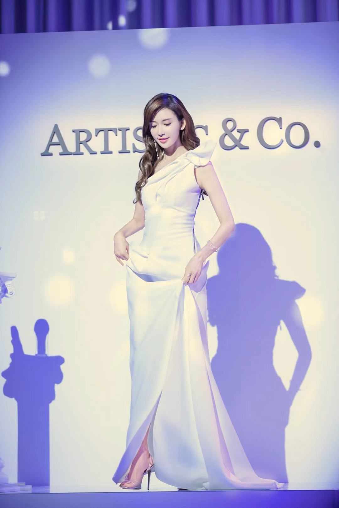 国民女神林志玲三度代言,林志玲产后复出优雅来袭