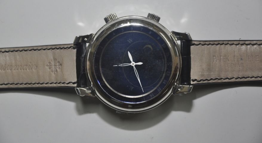 648万元，底价成交！今天，神秘人拍走落马贪官的这块名表