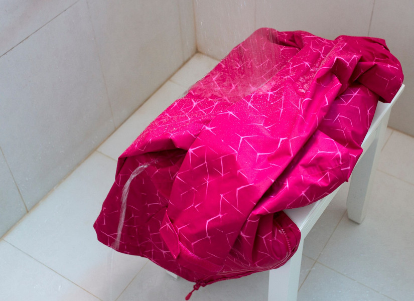 狼爪冲锋衣沙漠橙,伊犁那拉提旅游冲锋衣穿搭