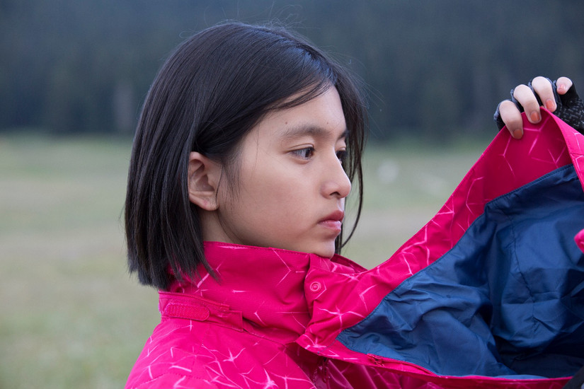 狼爪冲锋衣沙漠橙,伊犁那拉提旅游冲锋衣穿搭