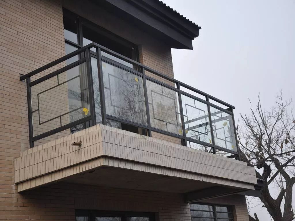 郑州圣菲城小区坠楼事件,郑州17楼坠楼事件全过程