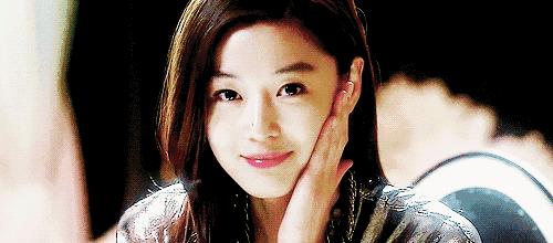 原来陶瓷肌的金晨也有长痘困扰？夏季抗痘怎么能少了这11样