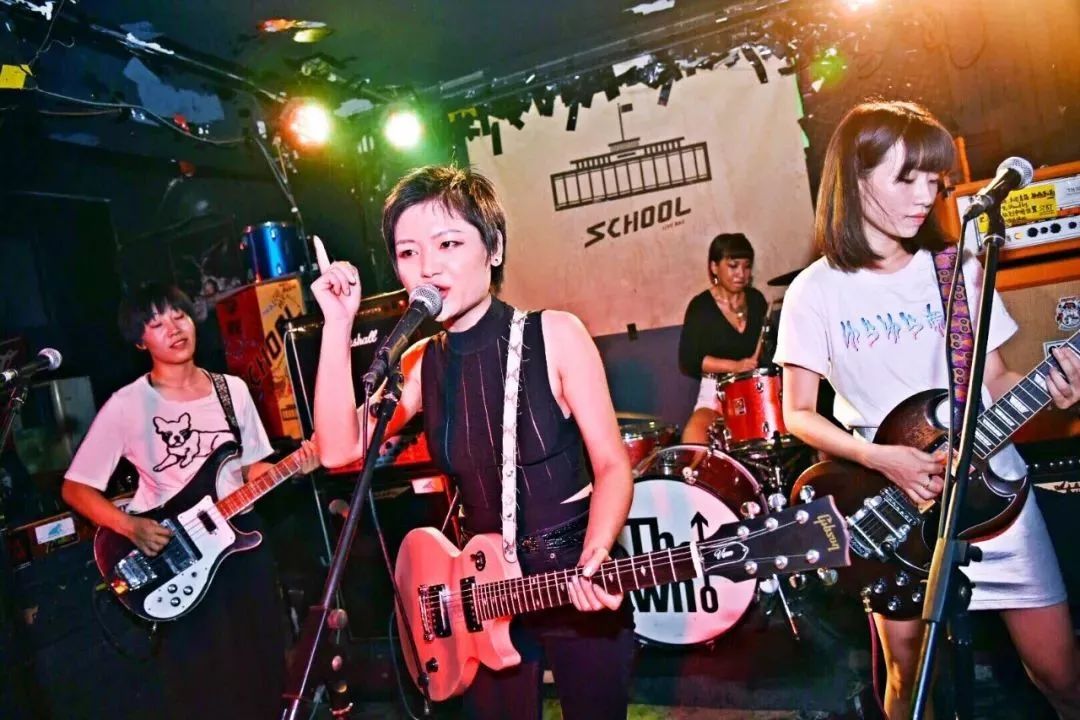 乐队的夏天学校酒吧,乐队的夏天school